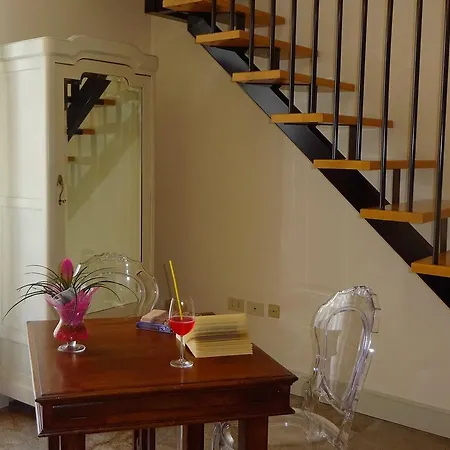 Ξενοδοχείο με διαμερίσματα Ortensia