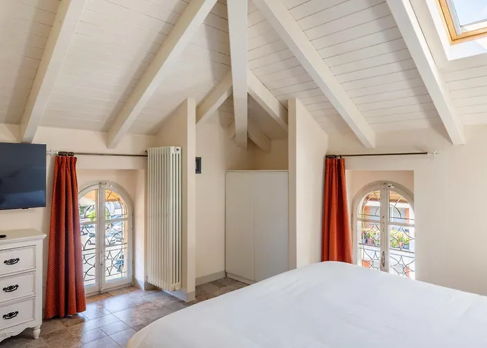 Ortensia מלון דירות