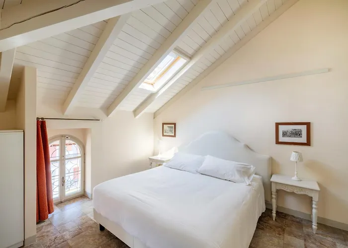 Ortensia מלון דירות 4*