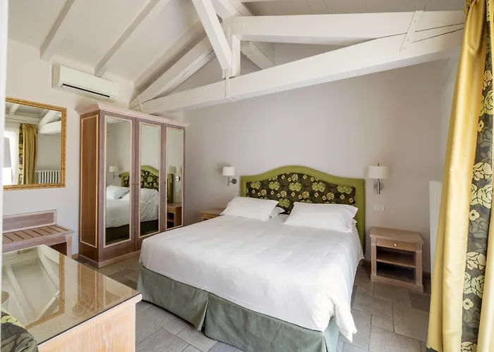 Ortensia Aparthotel 4*