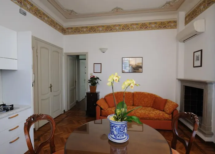 Ortensia מלון דירות 4*